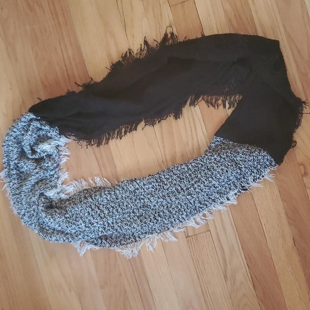 Black and white tube scarf